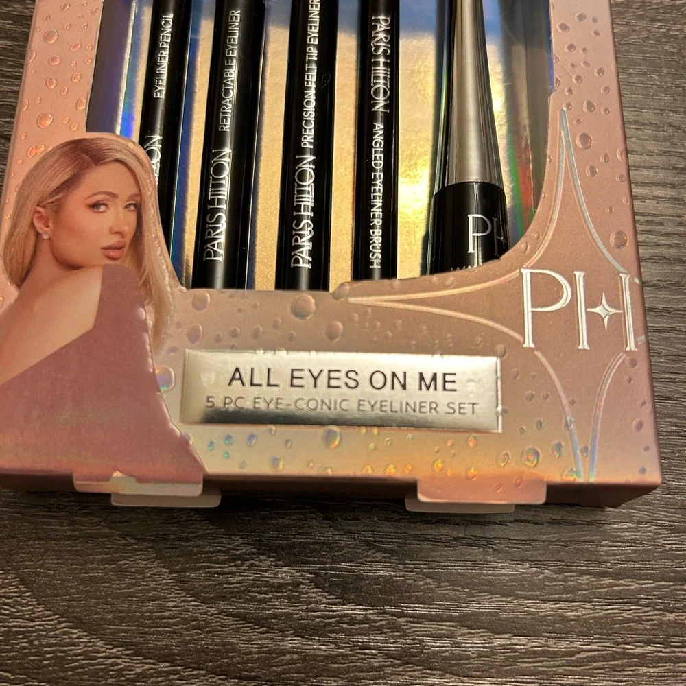 Paris Hilton Eyeliner Set - Black